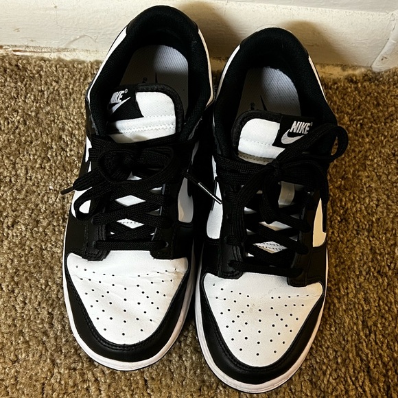 Nike Dunk Low; Women's Shoes; Size: W 6.5 / M 5 - Picture 4 of 4